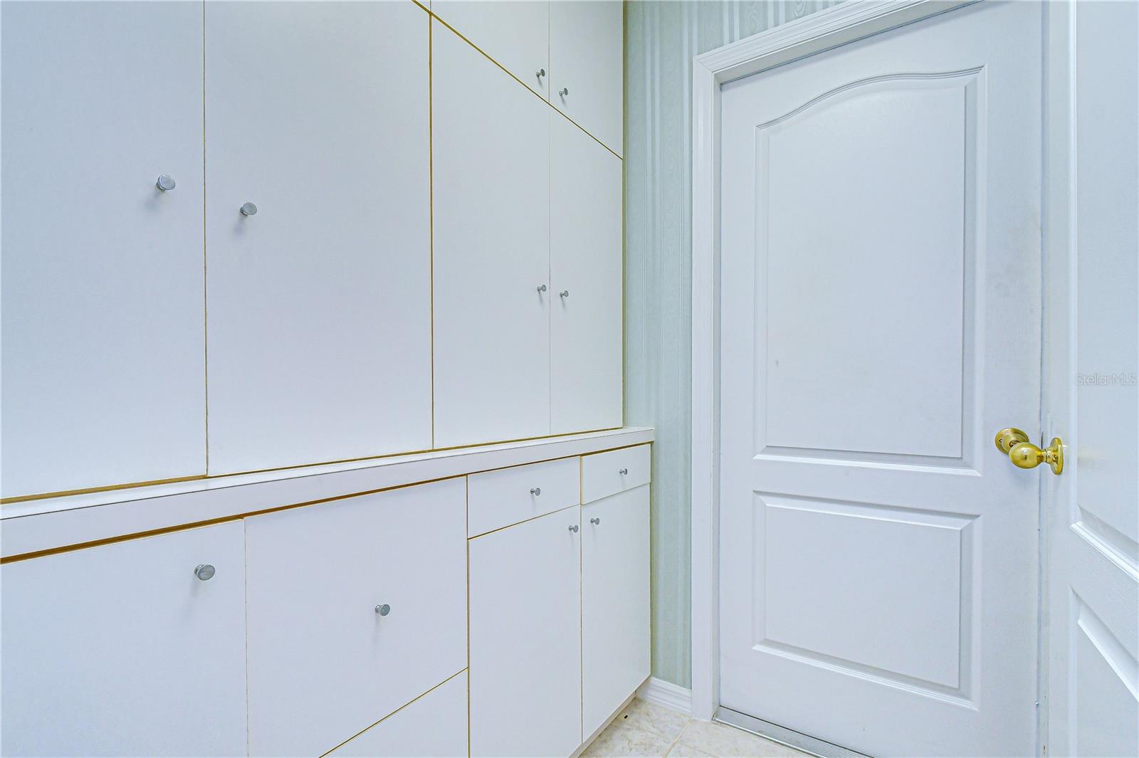 Image 9 of 38 For 2963 Hickory Grove Drive