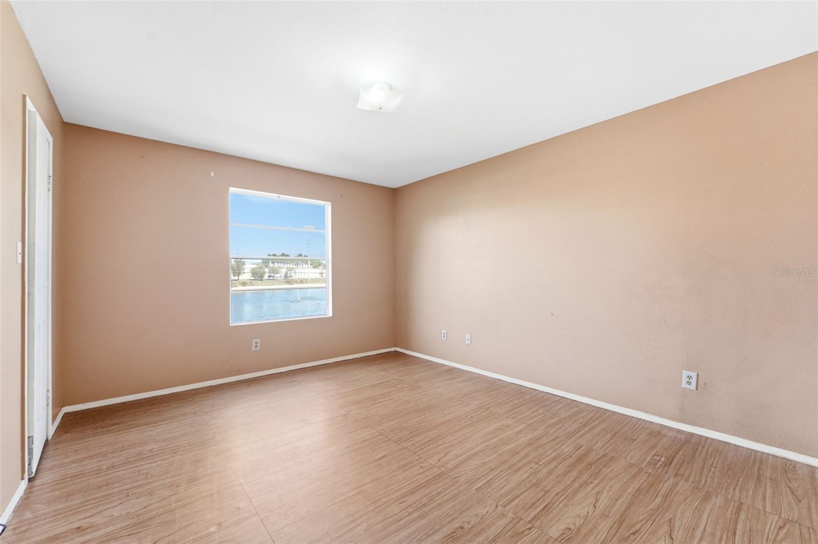 Image 9 of 21 For 1400 Gandy Boulevard N 411