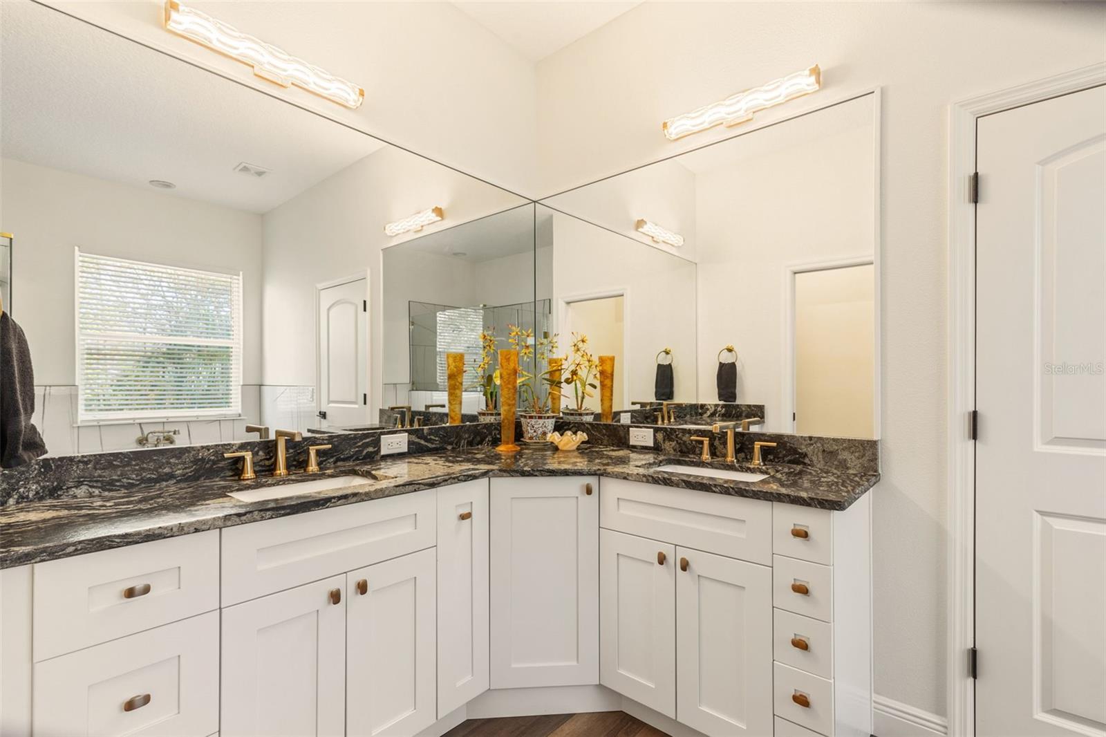 Image 16 of 35 For 6206 Five Acre Road