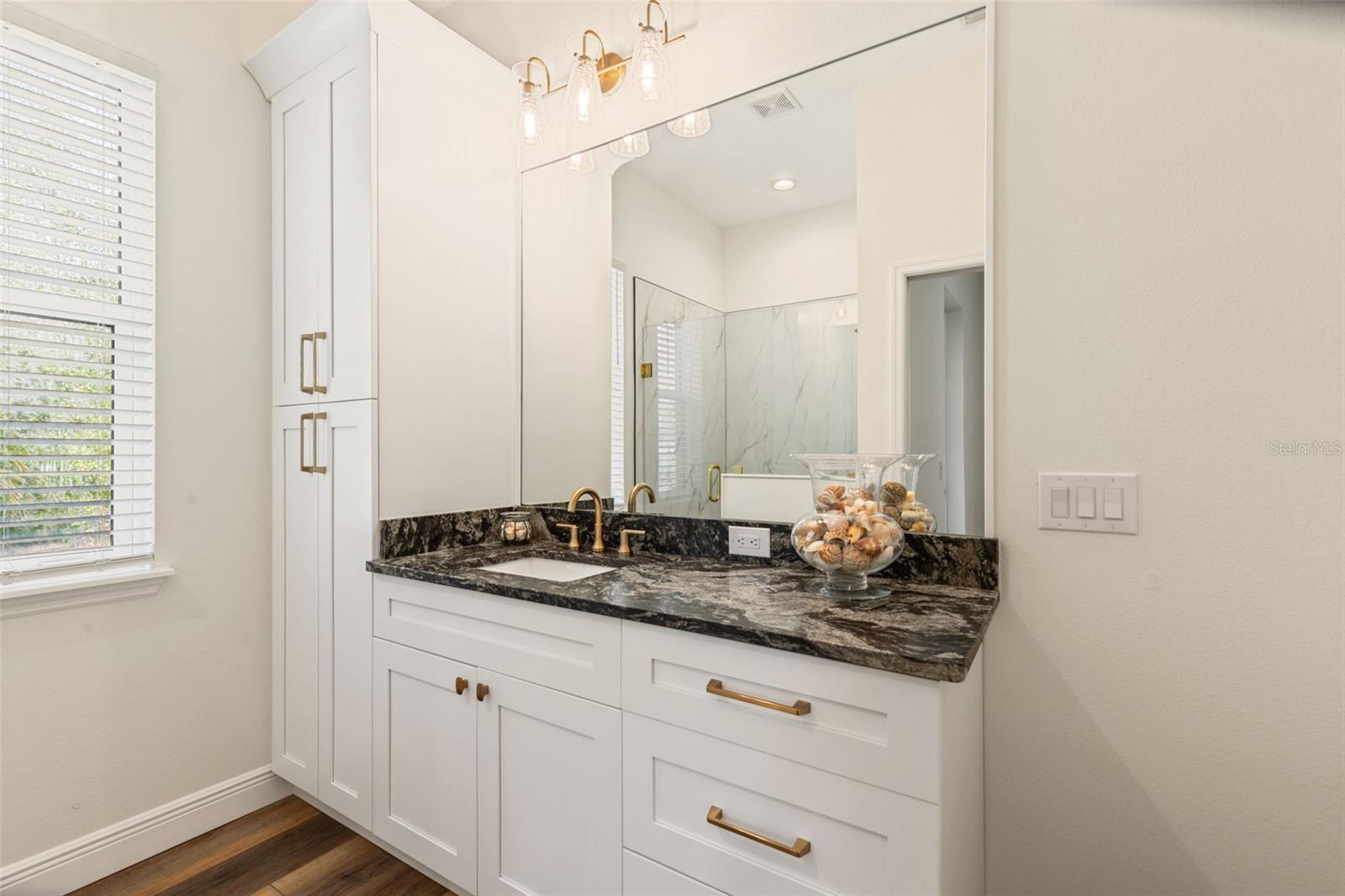 Image 20 of 35 For 6206 Five Acre Road