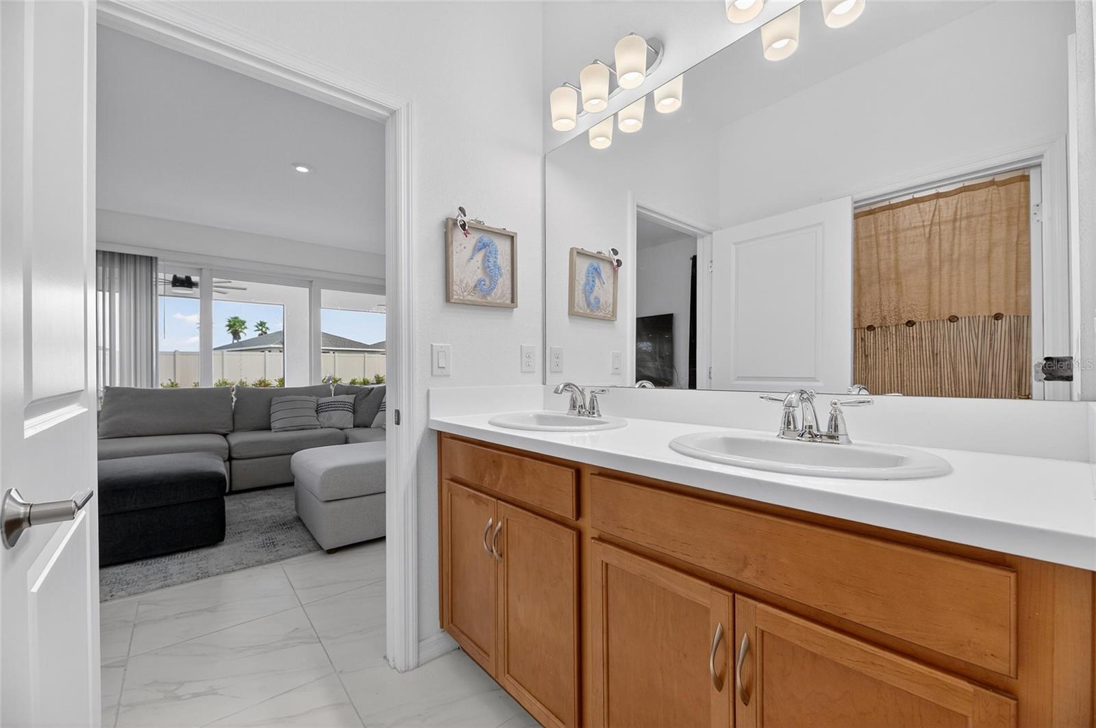 Image 24 of 80 For 5810 Fieldmoor Court