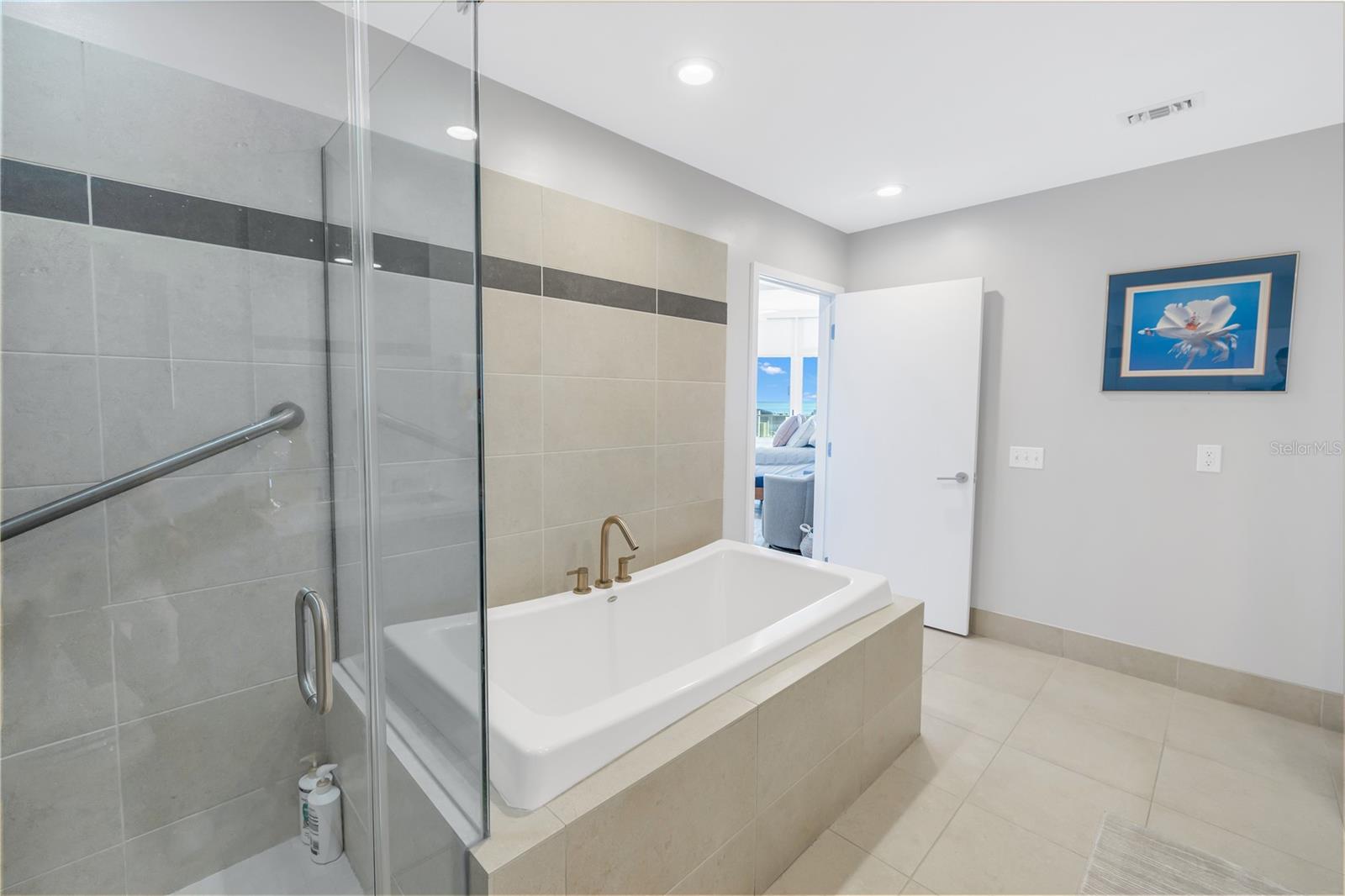 Image 29 of 42 For 175 1st Street S 1006