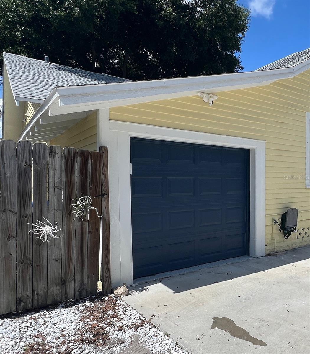 Image 12 of 23 For 1137 Highland Street S