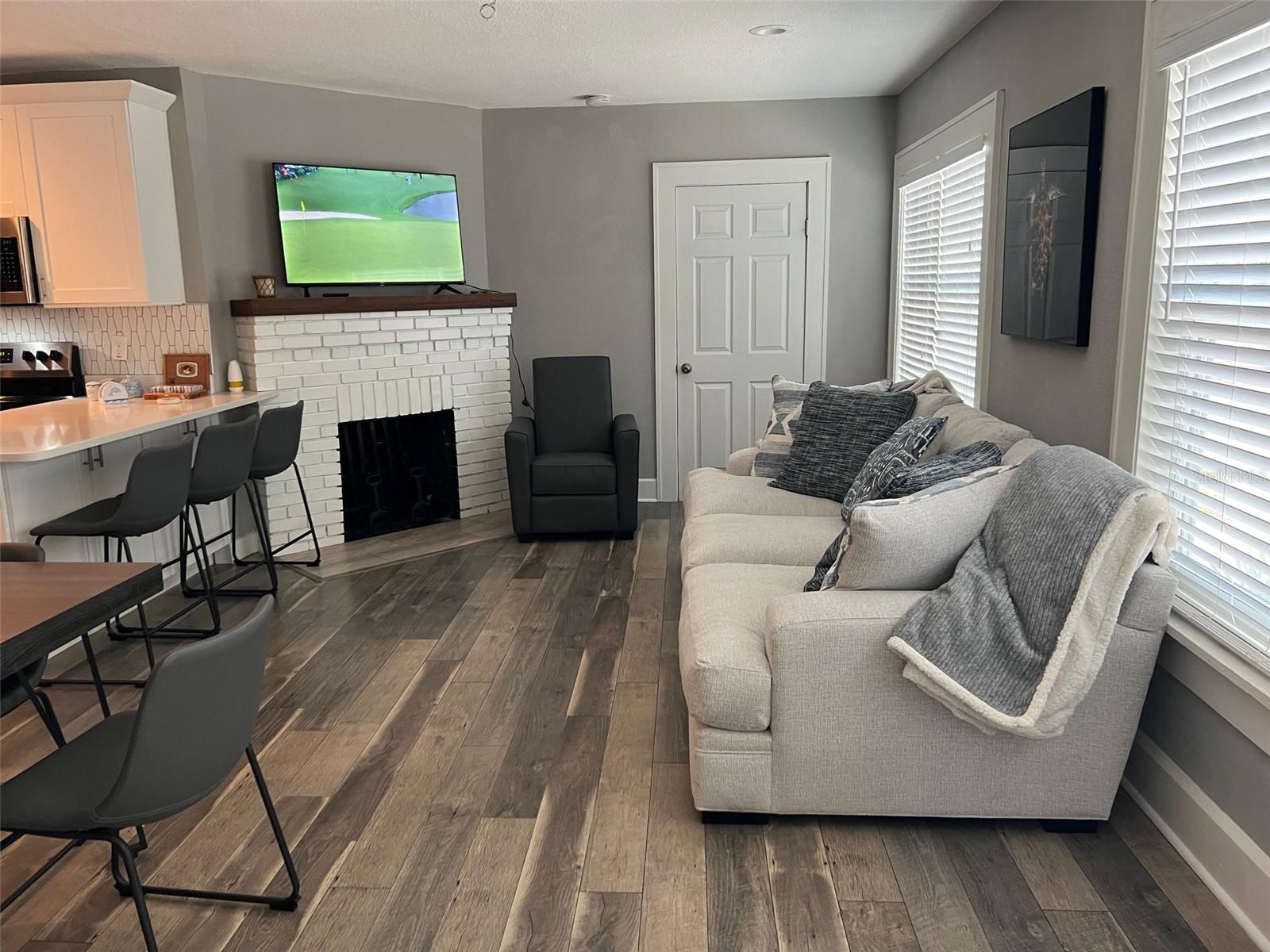 Image 18 of 23 For 1137 Highland Street S