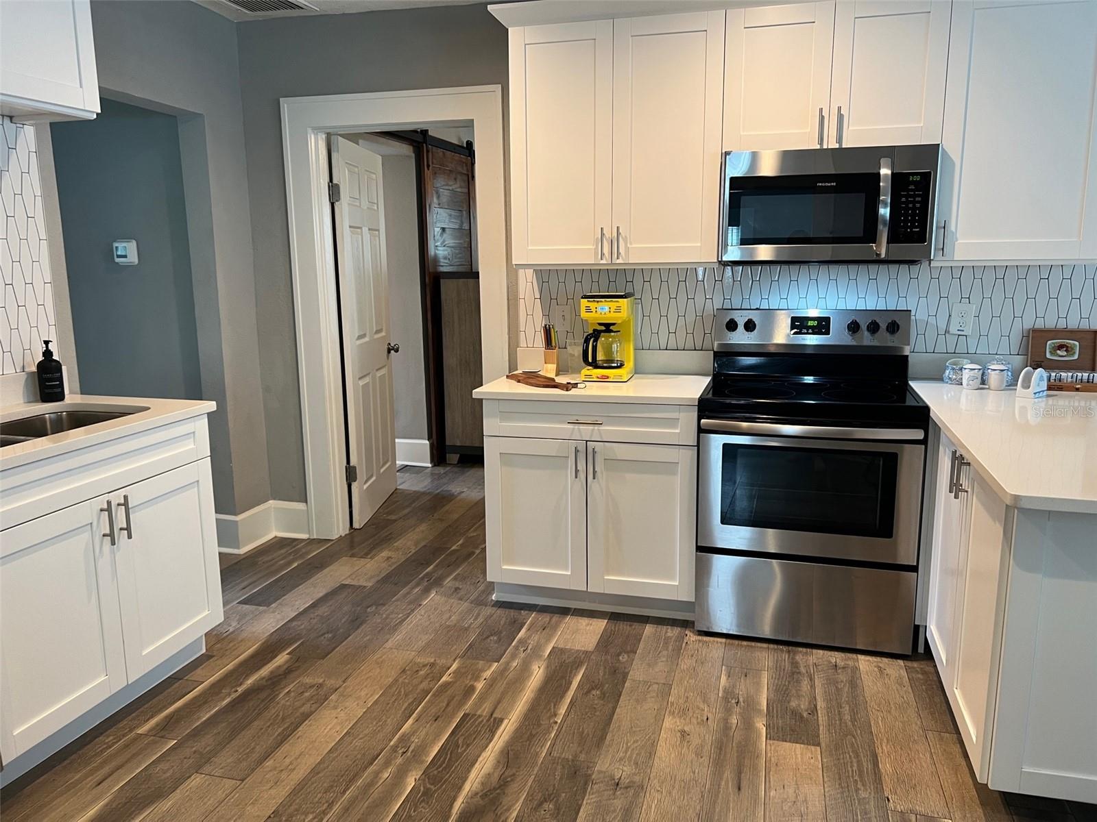 Image 21 of 23 For 1137 Highland Street S