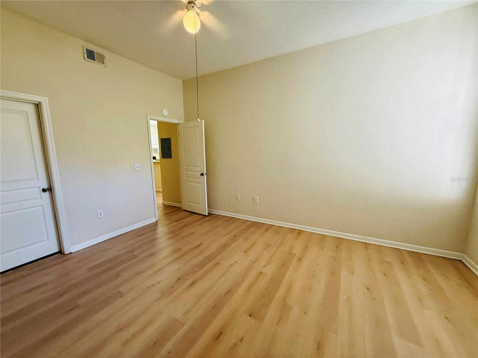 Image 15 of 23 For 17110 Carrington Park Drive 822