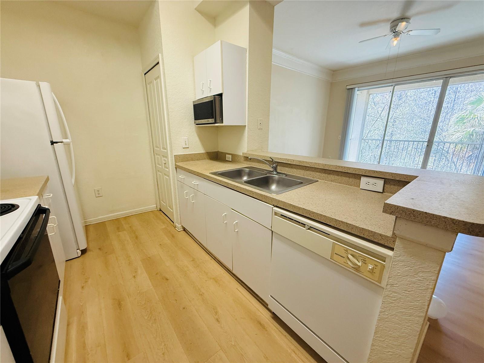 Image 7 of 23 For 17110 Carrington Park Drive 822