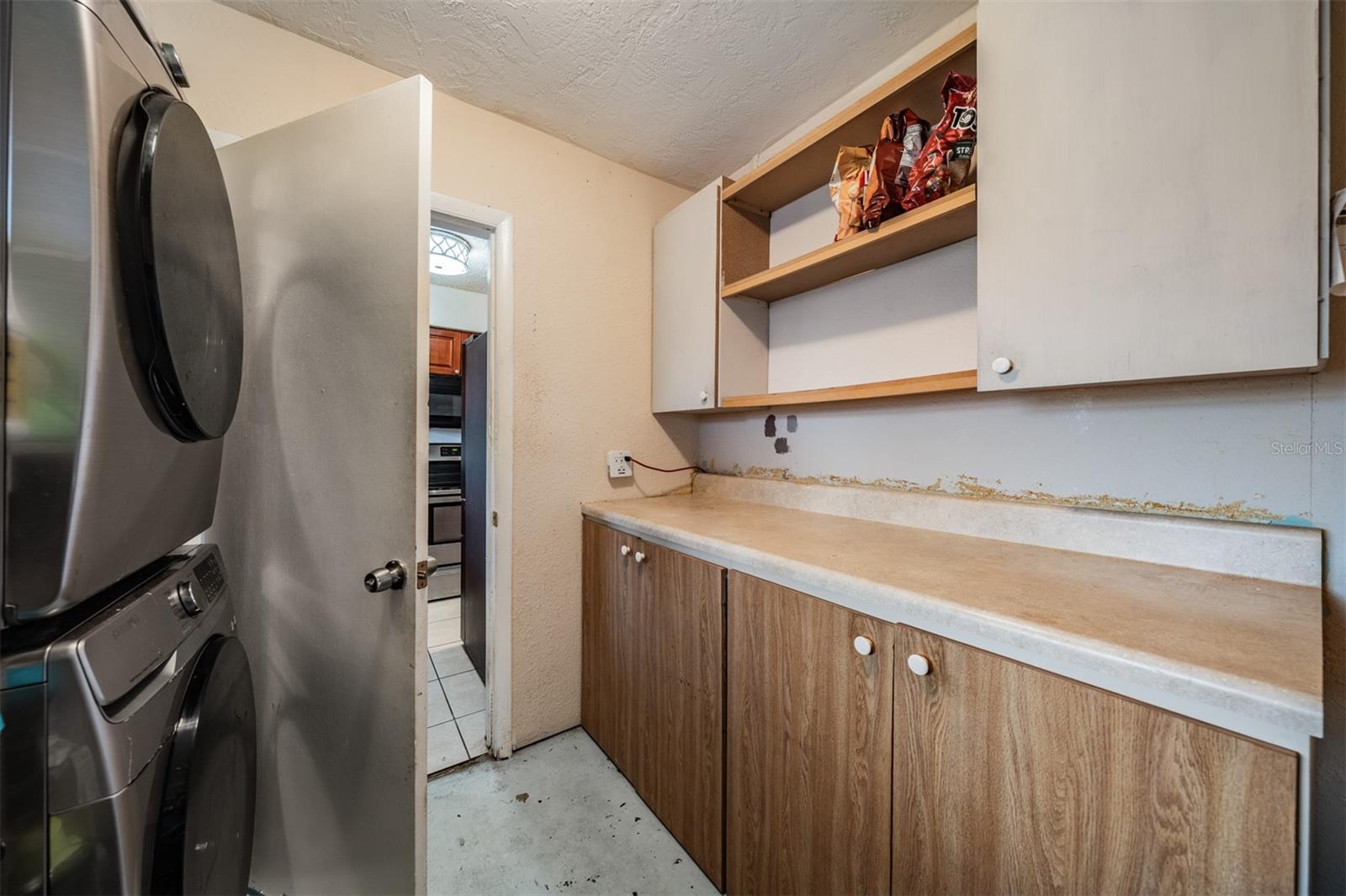 Image 13 of 33 For 5960 89th Avenue N