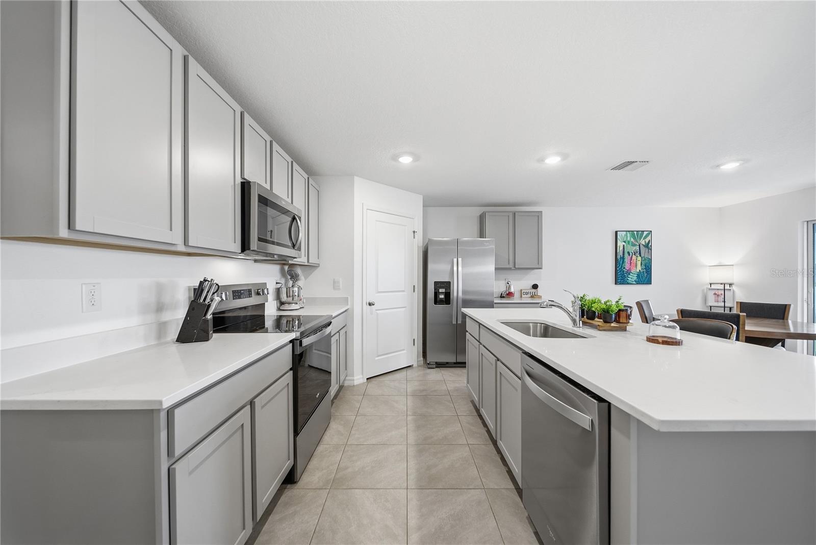 Image 6 of 40 For 3189 Living Coral Street