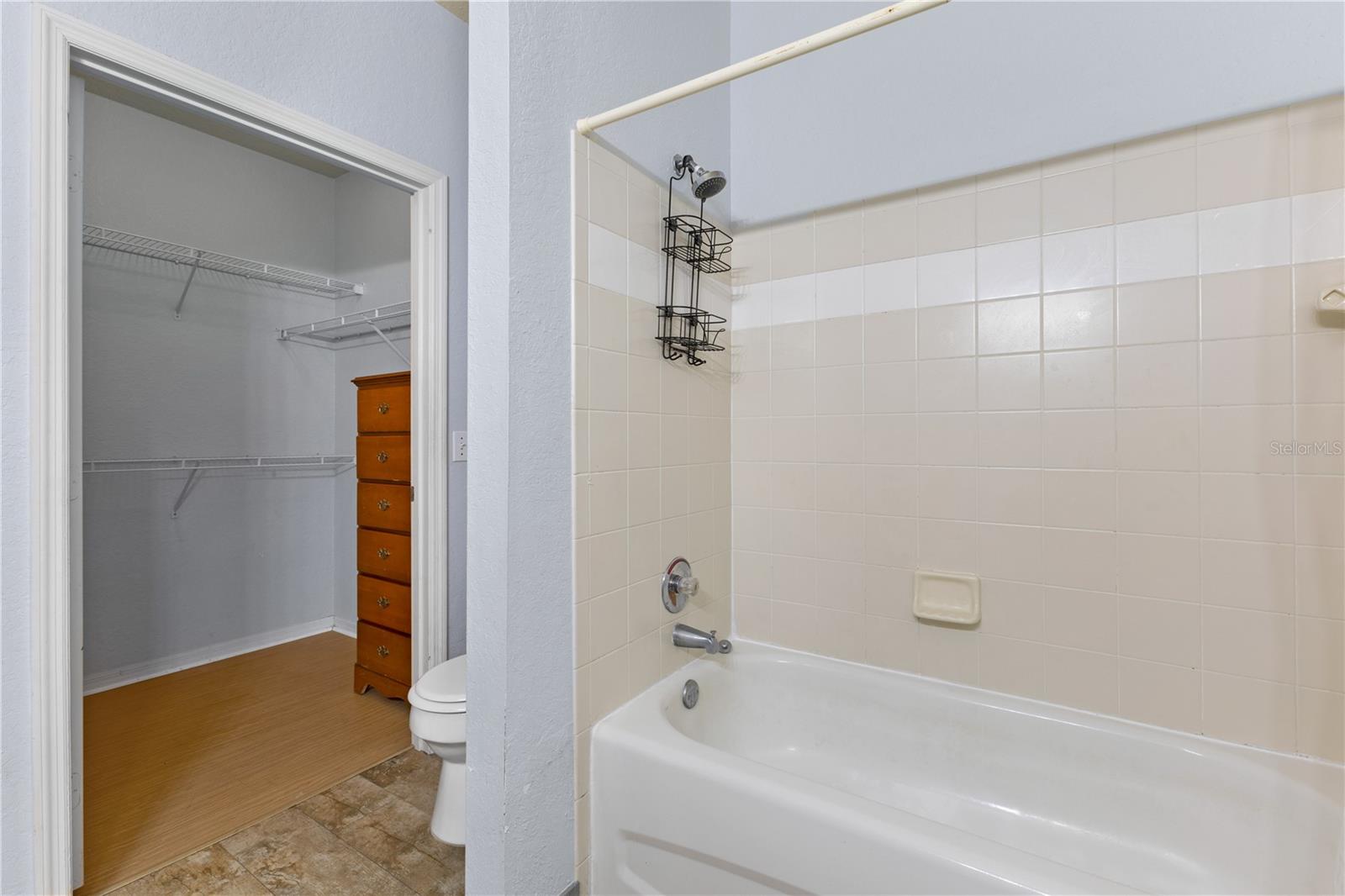 Image 24 of 26 For 6017 Westgate Drive 913