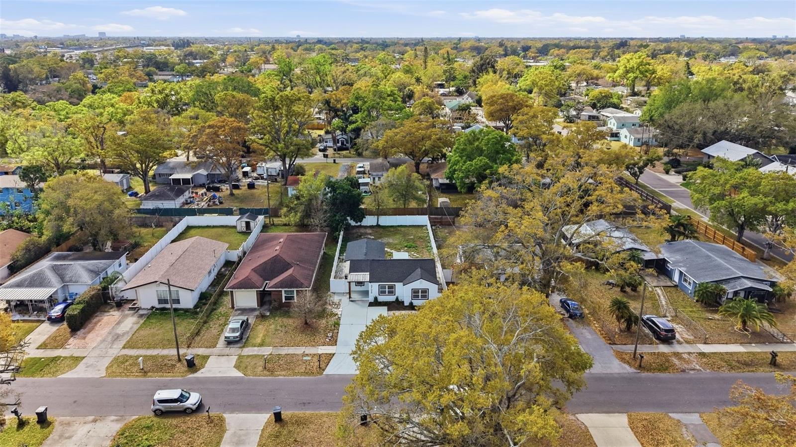 Listing photo id 46 for 3726 53 Avenue N