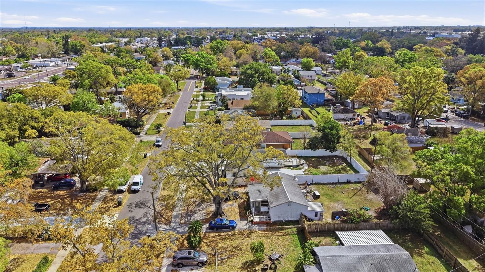 Listing photo id 47 for 3726 53 Avenue N