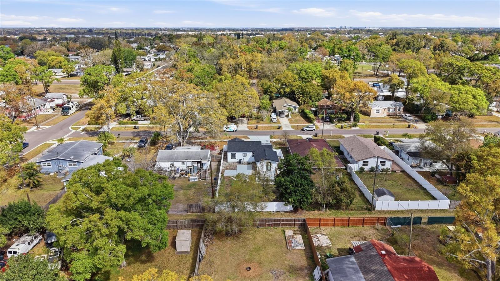 Listing photo id 48 for 3726 53 Avenue N