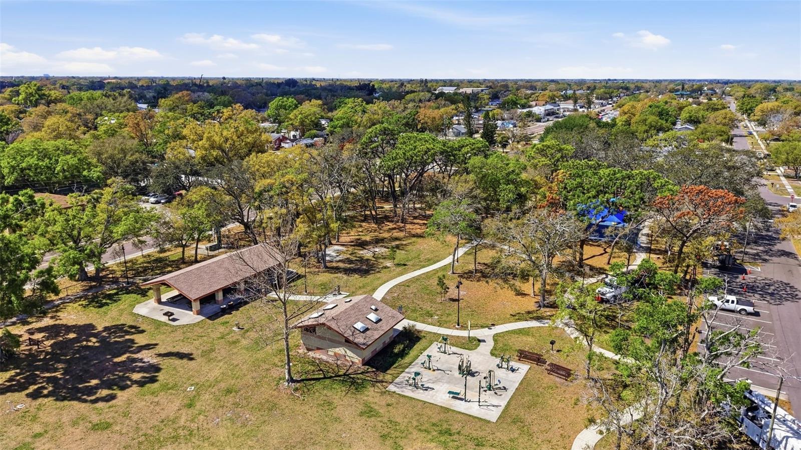 Listing photo id 54 for 3726 53 Avenue N