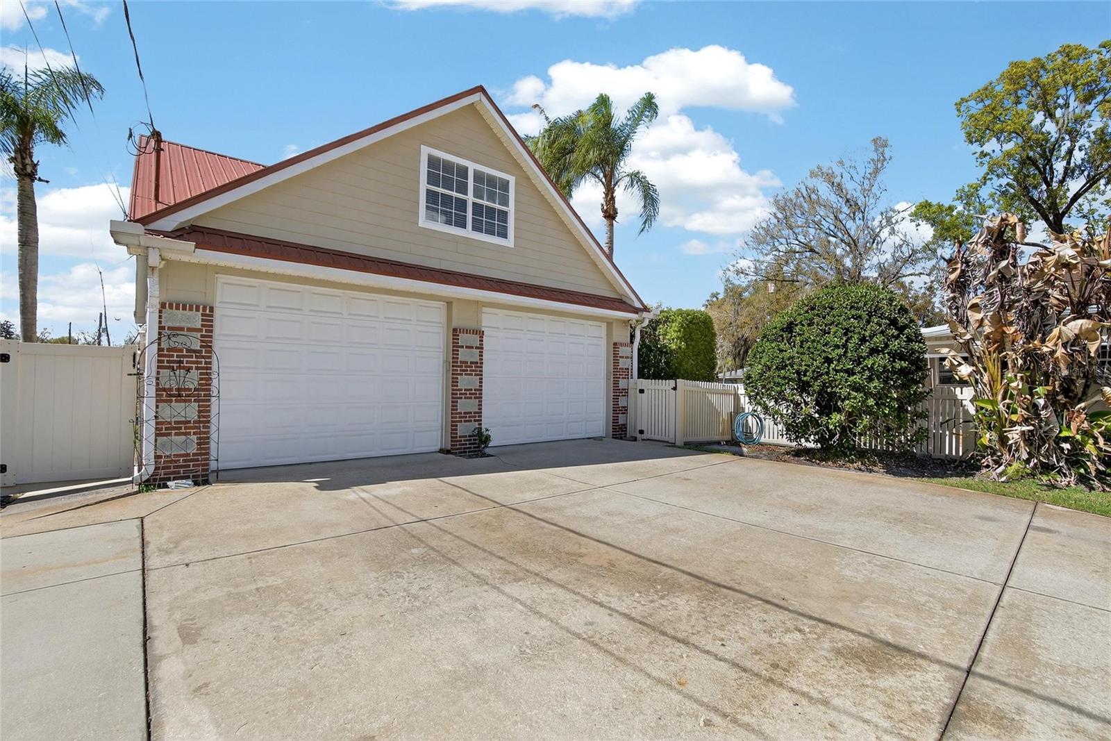 Image 15 of 89 For 607 Merrin Street