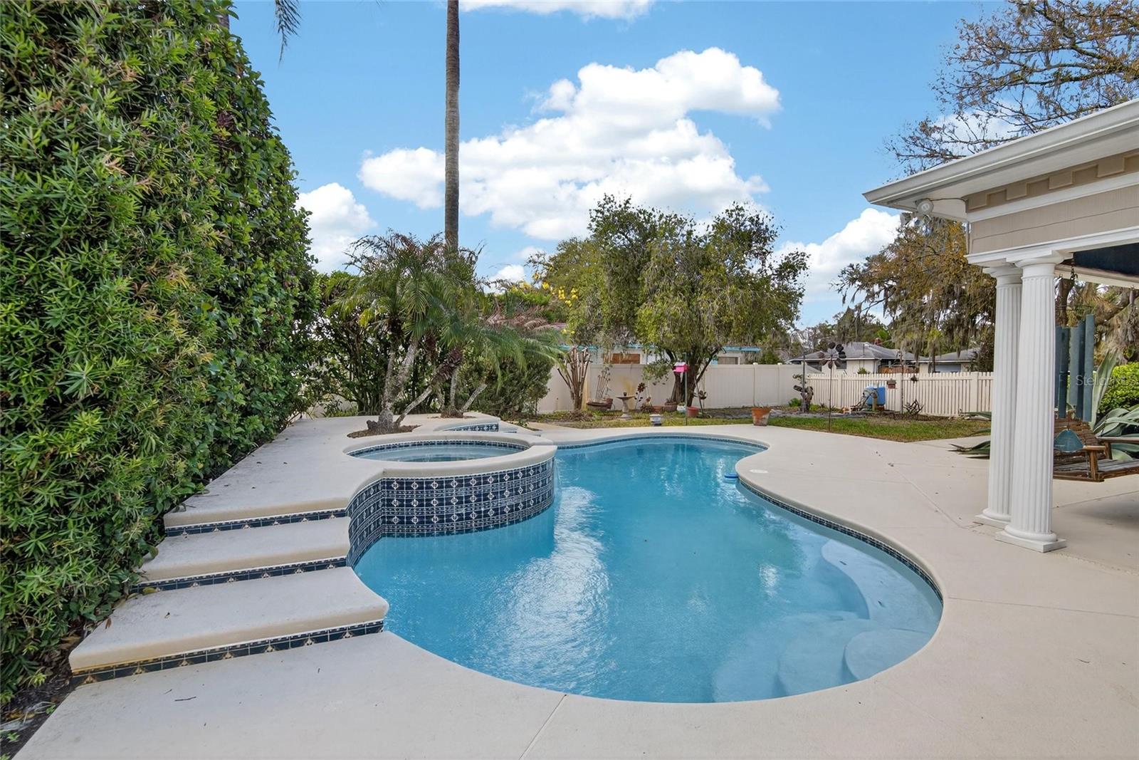 Image 21 of 89 For 607 Merrin Street