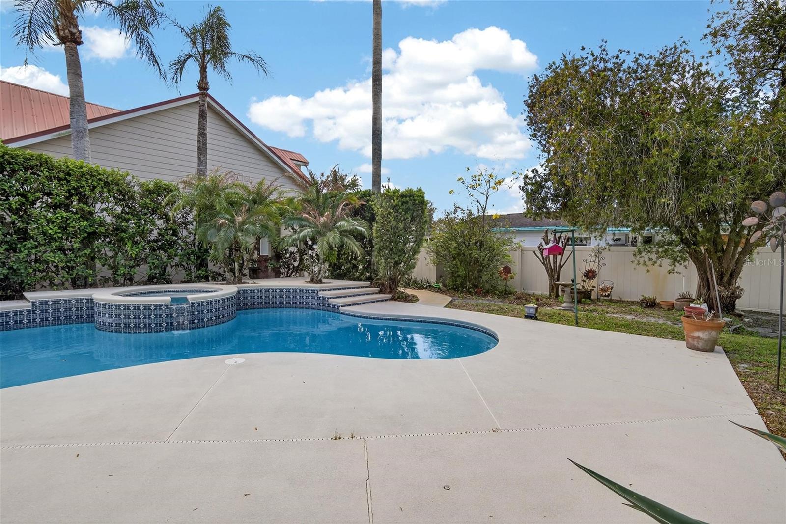 Image 24 of 89 For 607 Merrin Street