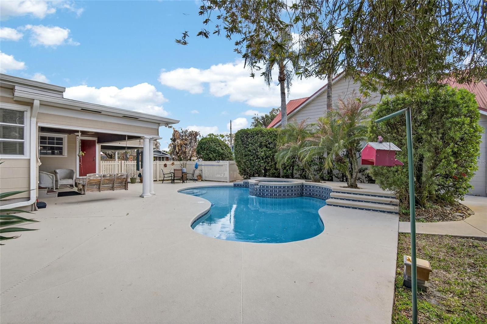 Image 25 of 89 For 607 Merrin Street