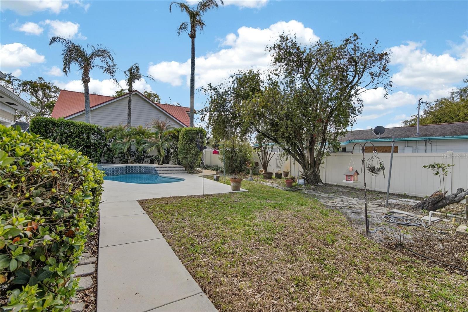 Image 27 of 89 For 607 Merrin Street