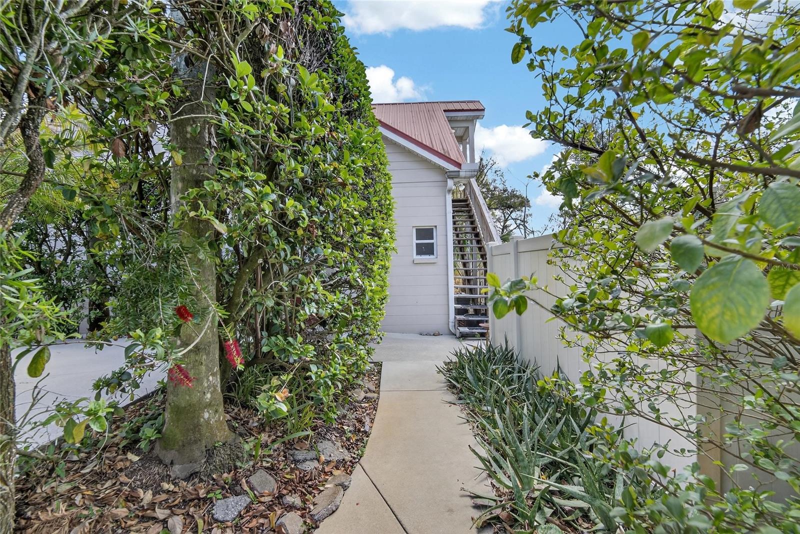 Image 28 of 89 For 607 Merrin Street