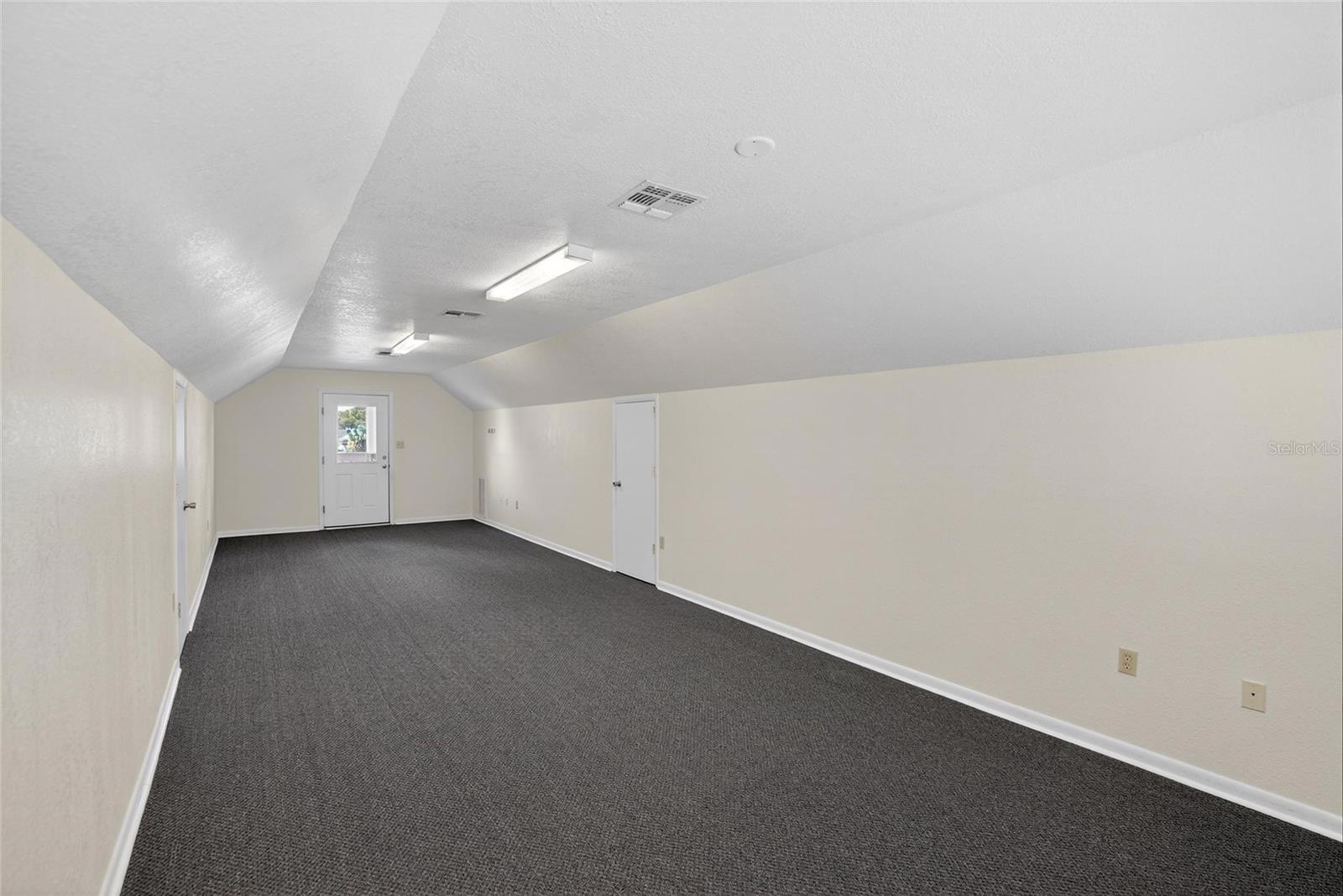 Image 35 of 89 For 607 Merrin Street