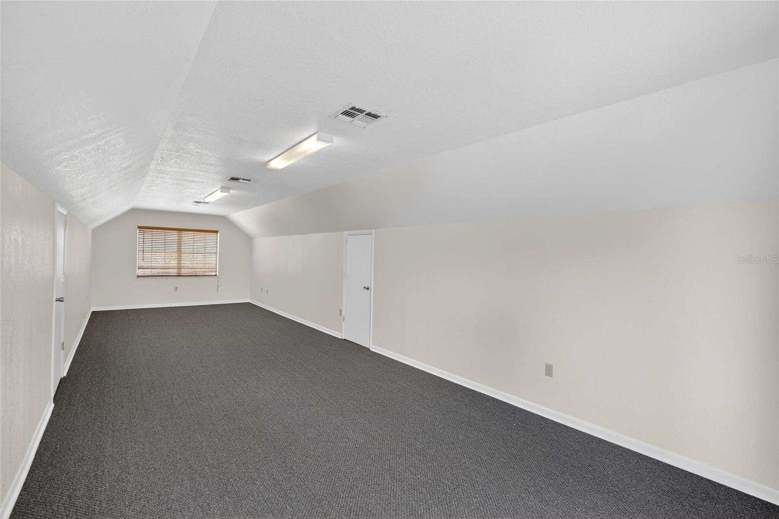 Image 36 of 89 For 607 Merrin Street