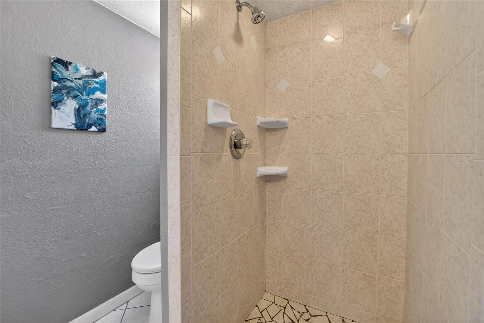 Image 38 of 89 For 607 Merrin Street