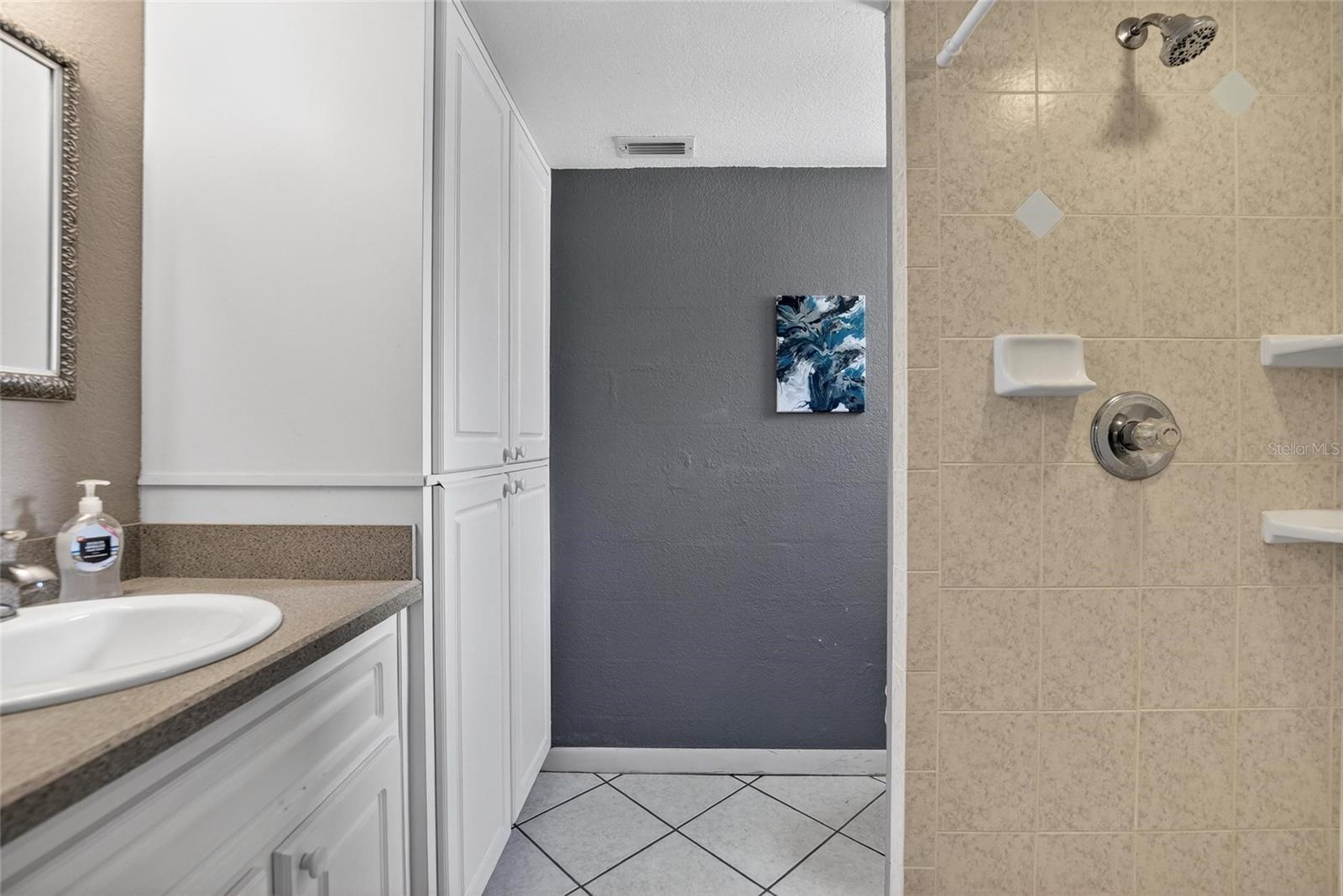 Image 39 of 89 For 607 Merrin Street