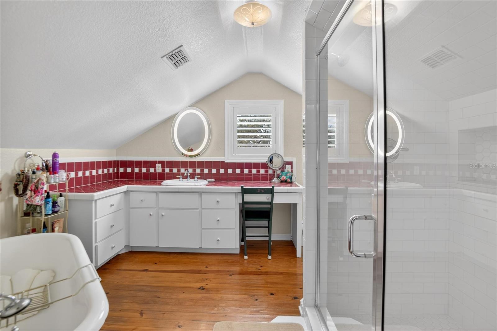 Image 44 of 89 For 607 Merrin Street