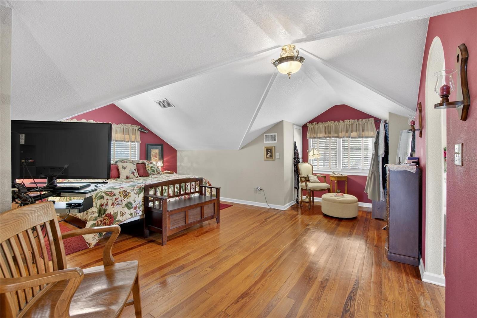 Image 52 of 89 For 607 Merrin Street