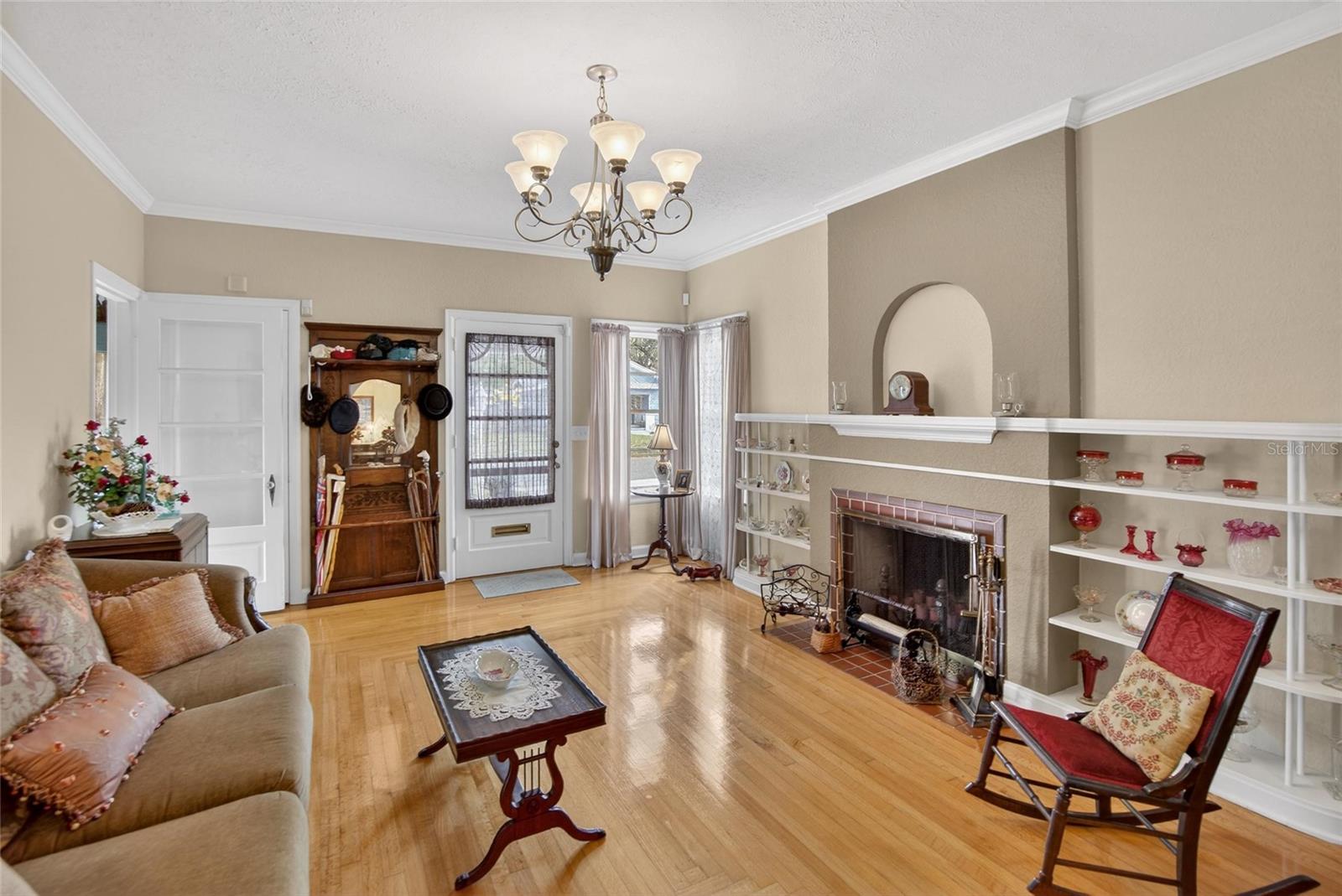 Image 54 of 89 For 607 Merrin Street