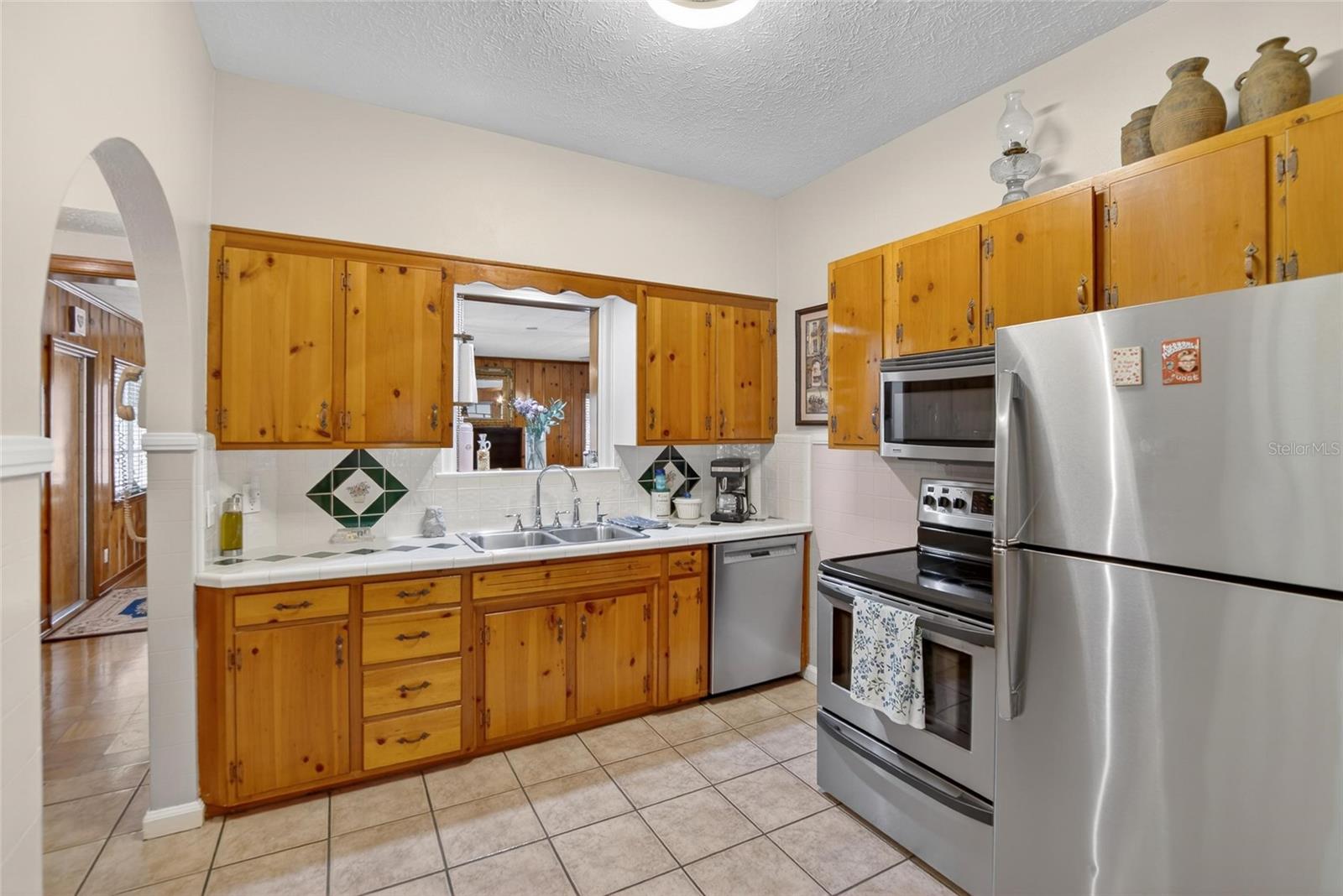 Image 6 of 89 For 607 Merrin Street