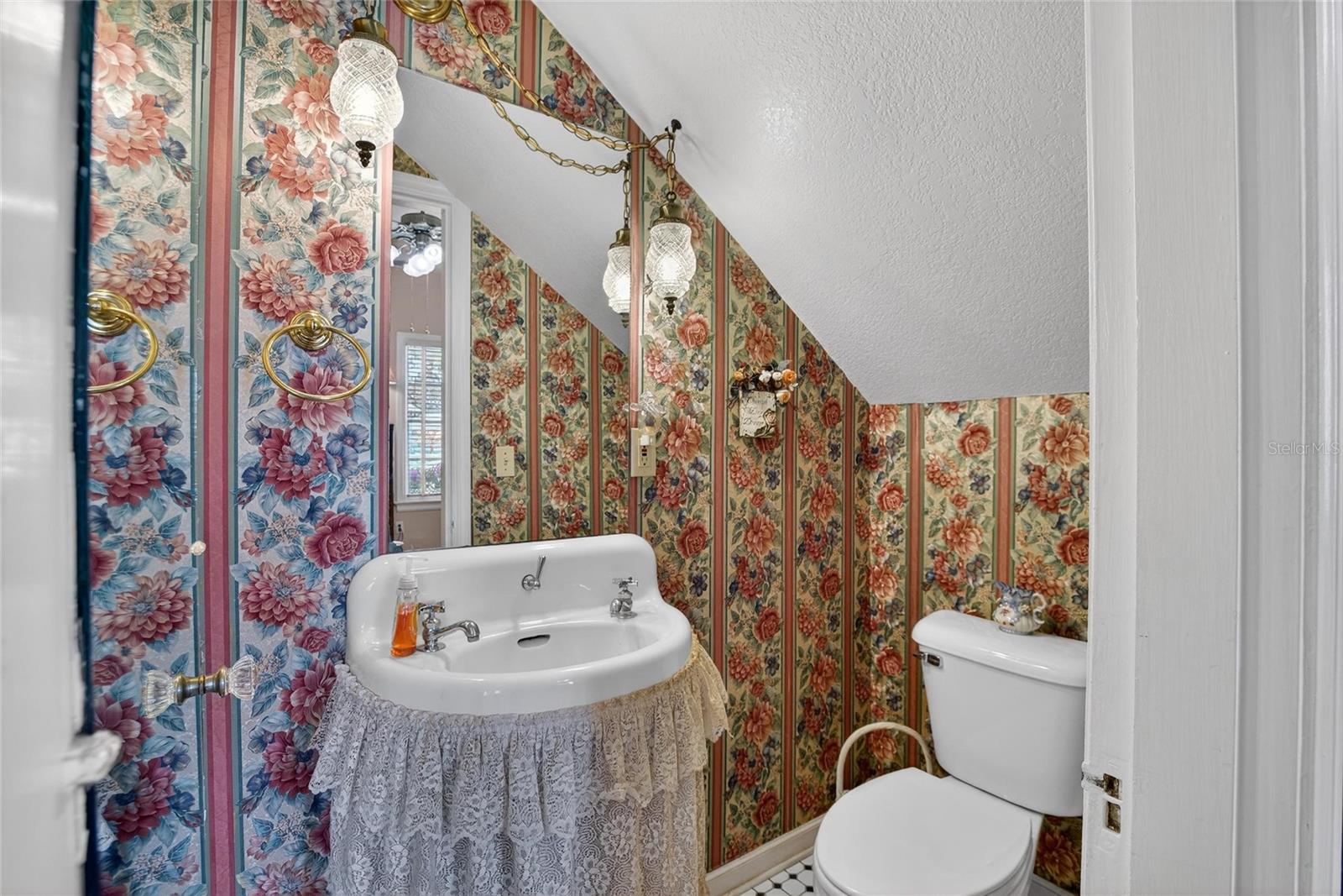 Image 69 of 89 For 607 Merrin Street