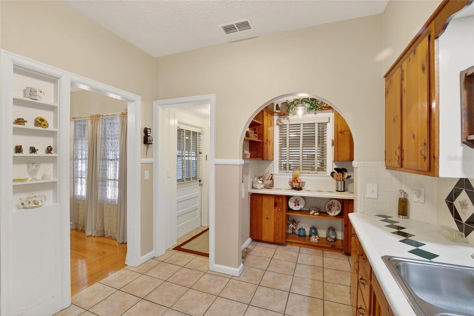 Image 87 of 89 For 607 Merrin Street