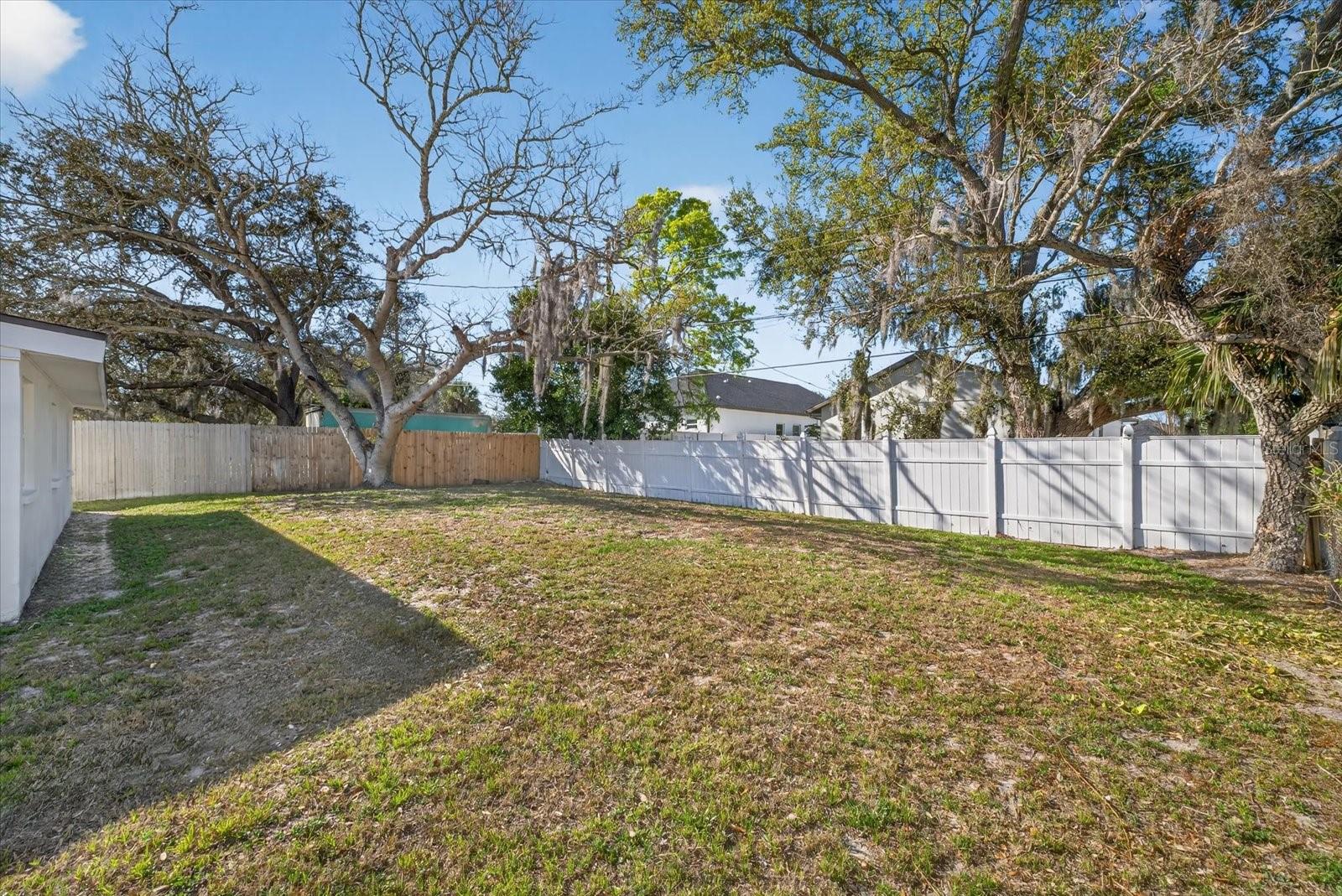 Image 17 of 43 For 2175 20th Avenue Sw