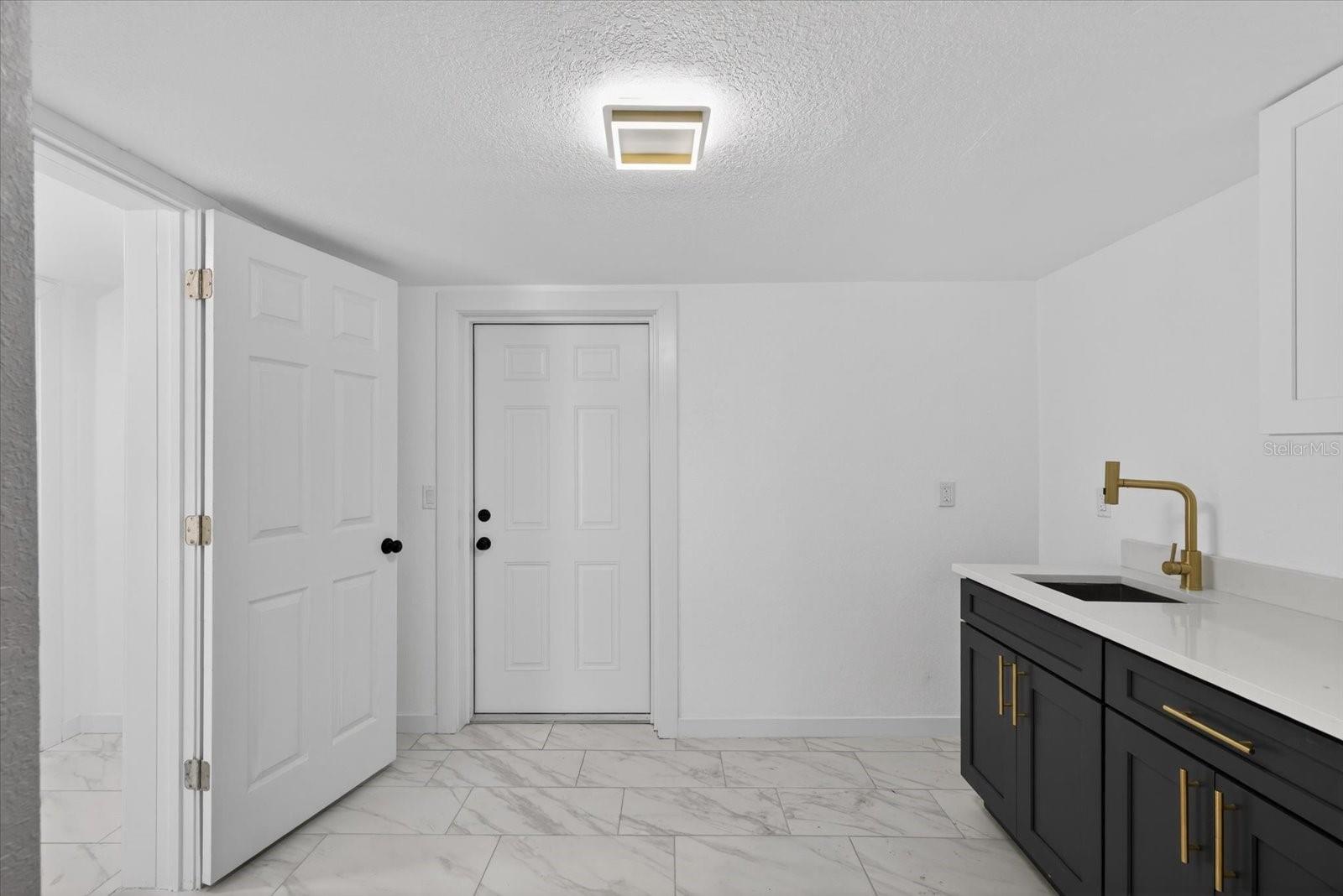 Image 20 of 43 For 2175 20th Avenue Sw