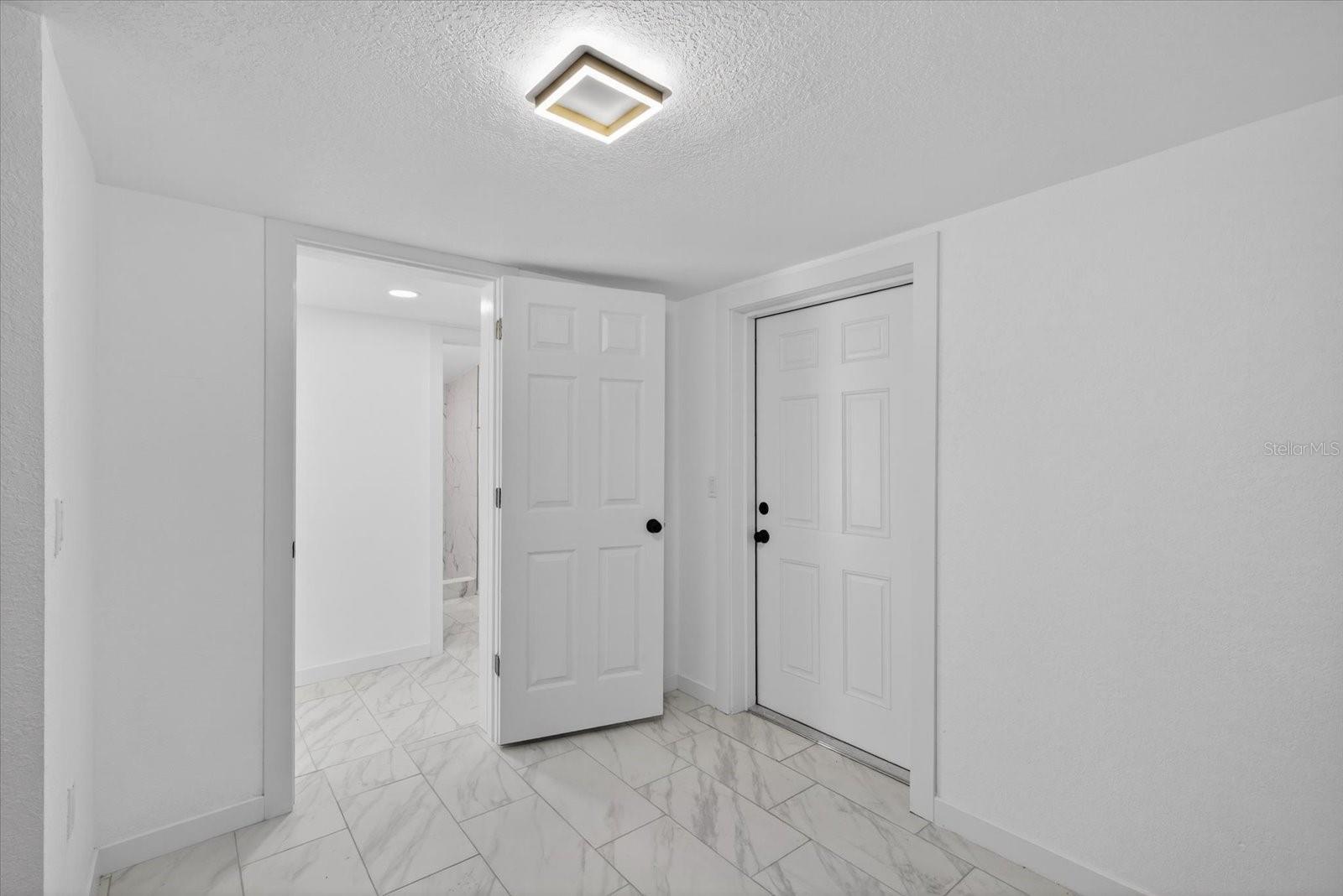 Image 21 of 43 For 2175 20th Avenue Sw