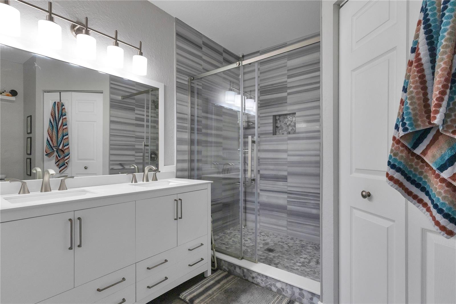 Image 18 of 47 For 3482 Kings Road 102