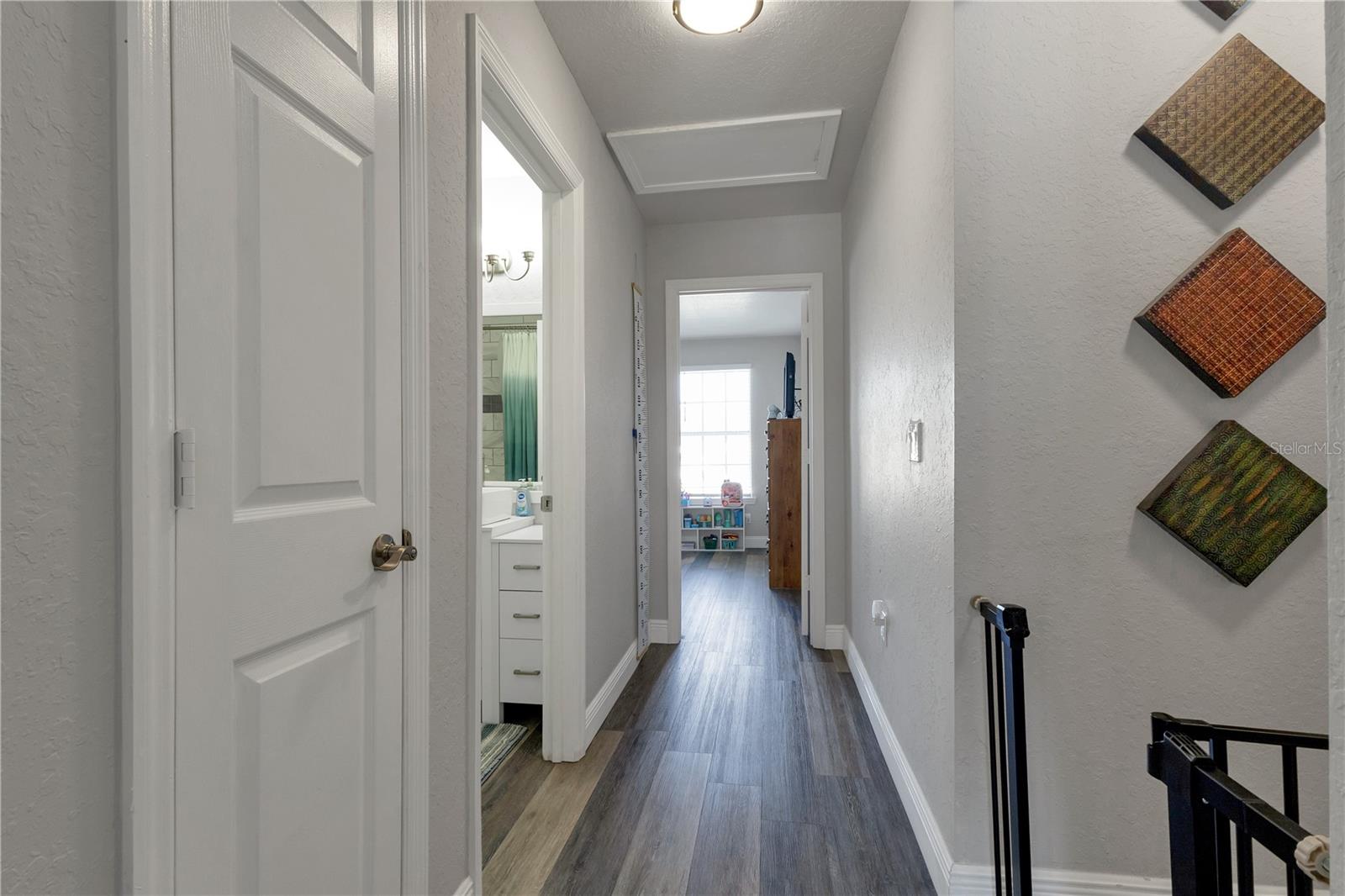 Image 24 of 47 For 3482 Kings Road 102