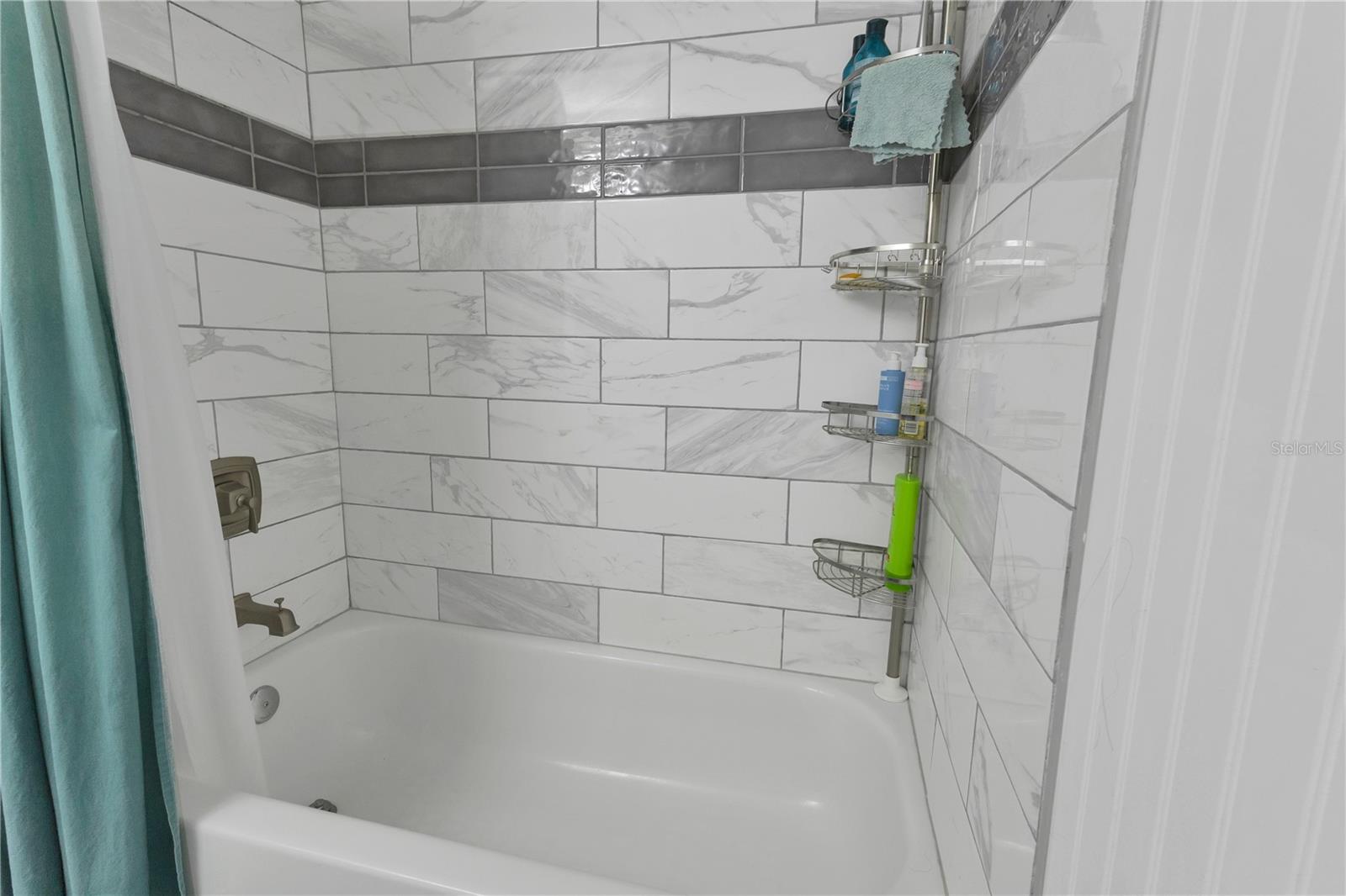 Image 28 of 47 For 3482 Kings Road 102