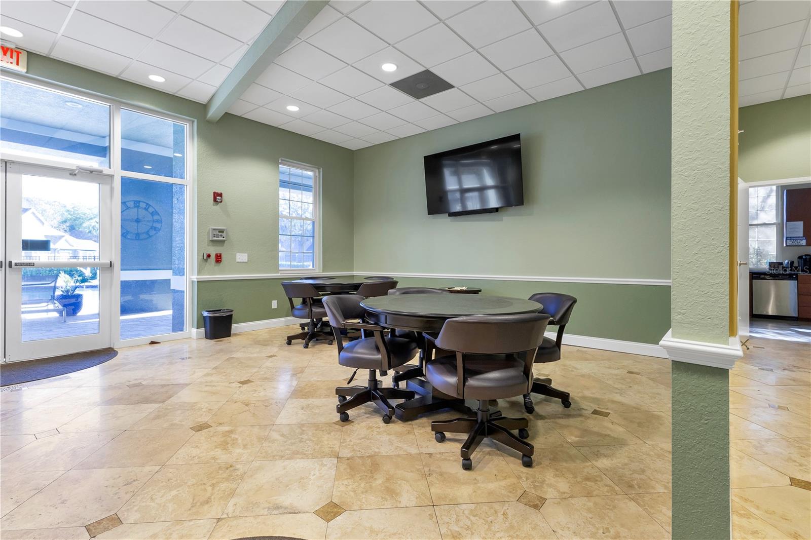 Image 37 of 47 For 3482 Kings Road 102