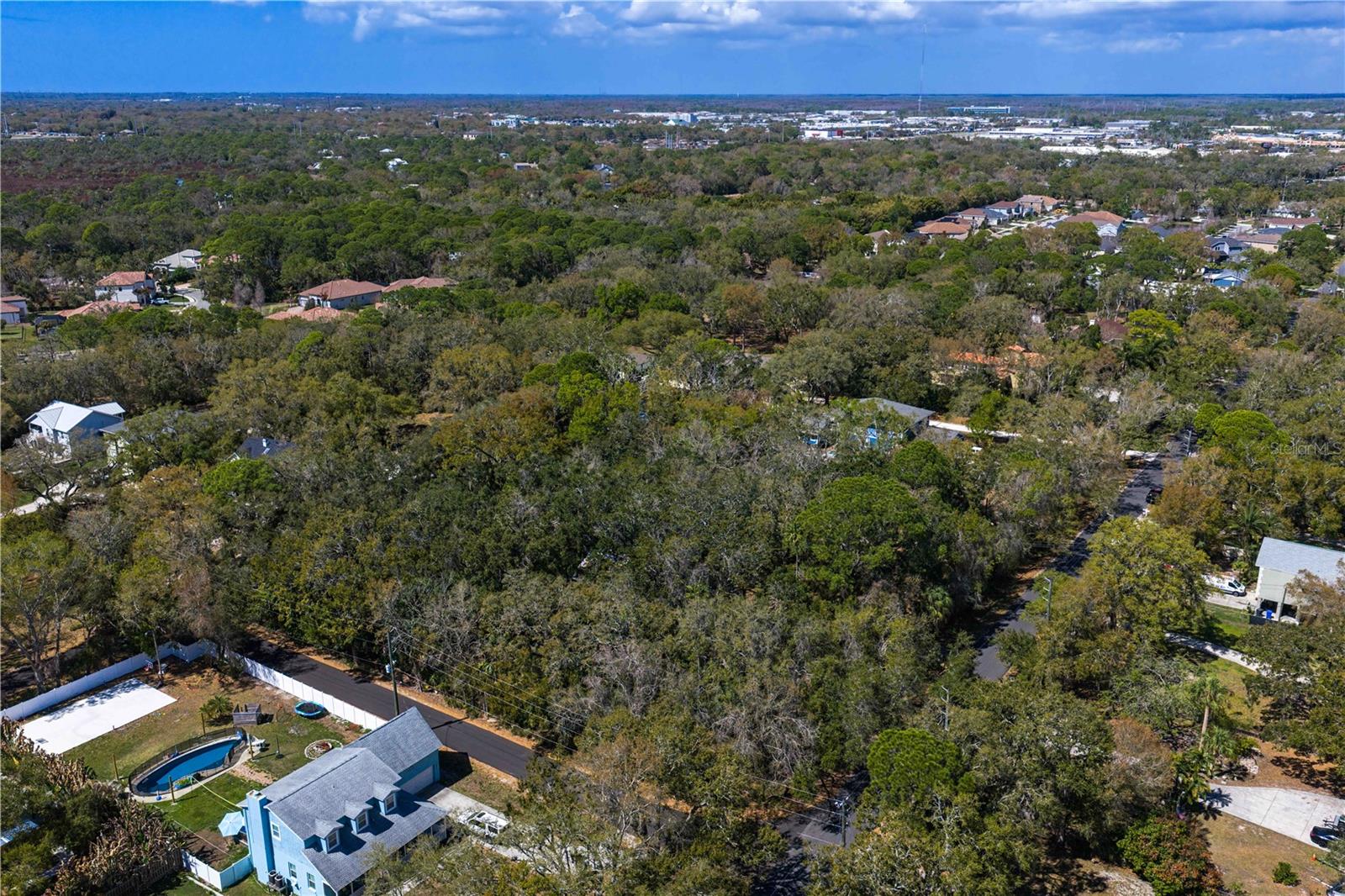 Listing photo id 20 for 8004 Bay Drive