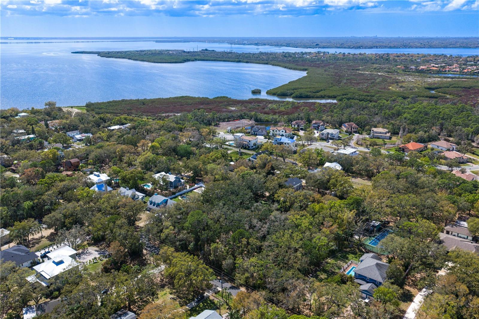 Listing photo id 23 for 8004 Bay Drive