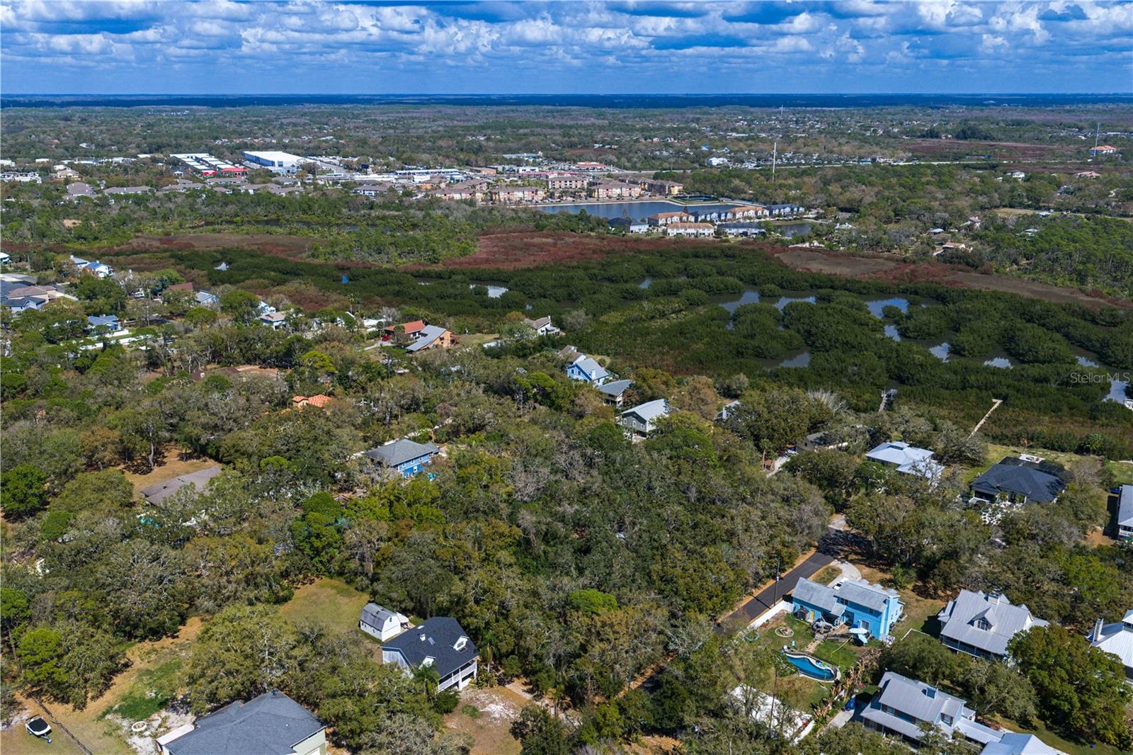 Listing photo id 27 for 8004 Bay Drive