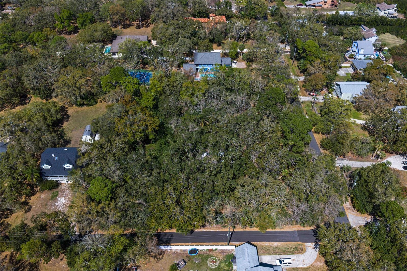 Listing photo id 28 for 8004 Bay Drive