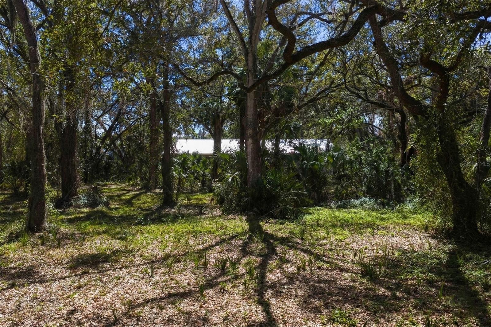 Listing photo id 2 for 8004 Bay Drive