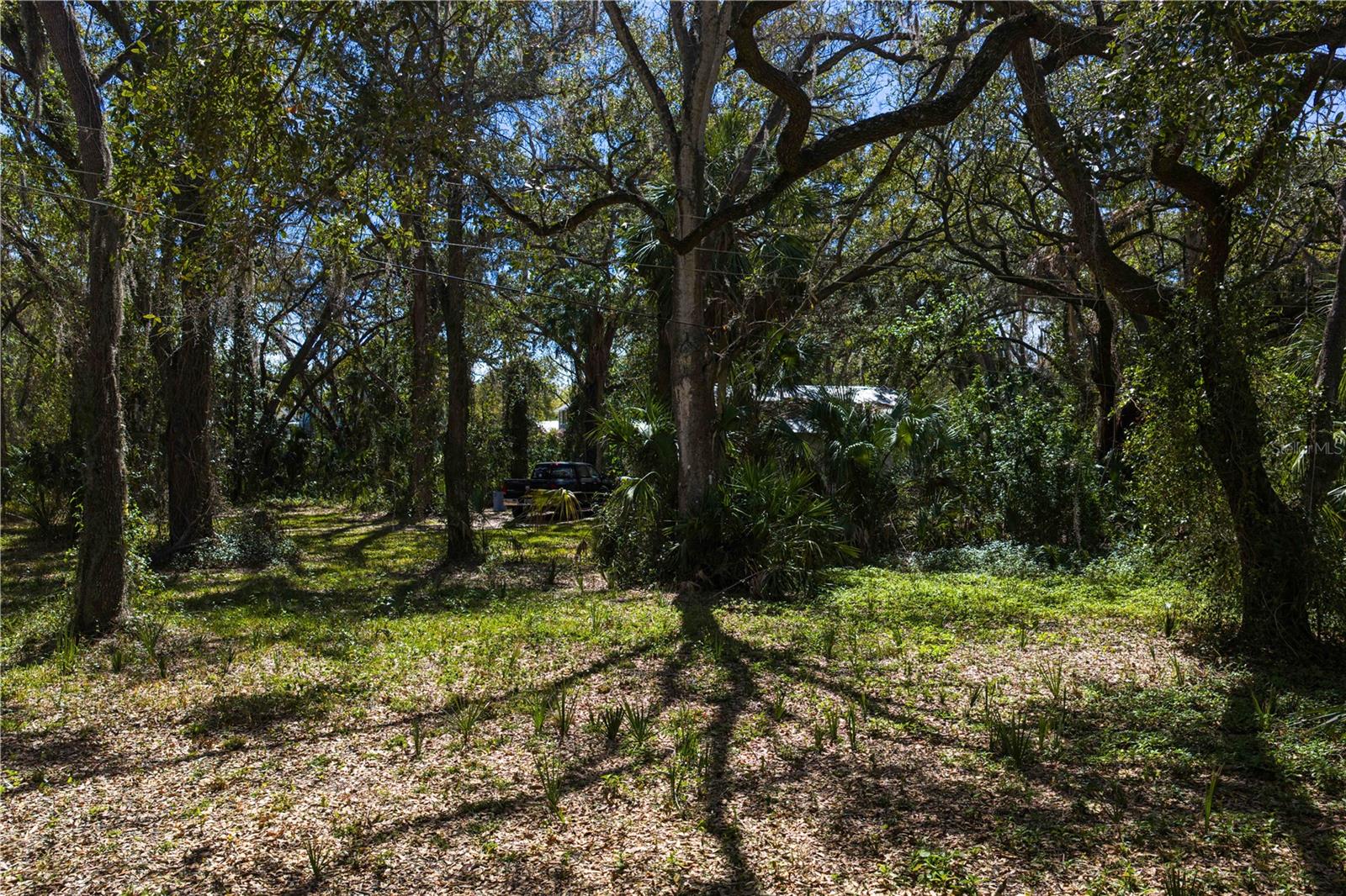 Listing photo id 7 for 8004 Bay Drive