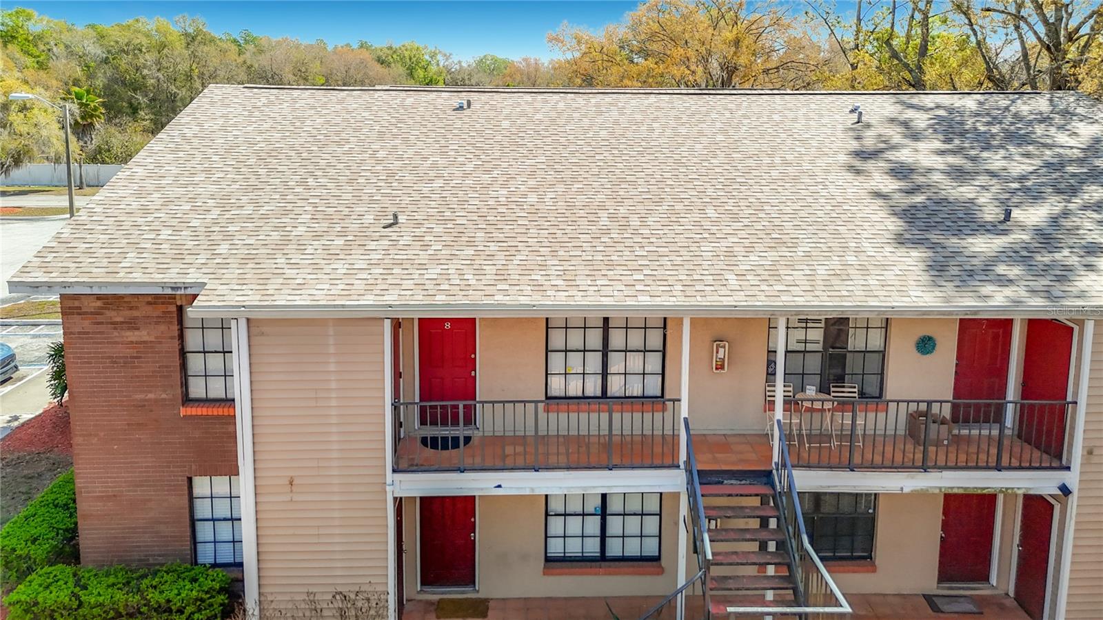 Listing photo id 1 for 21038 Voyager Boulevard 8