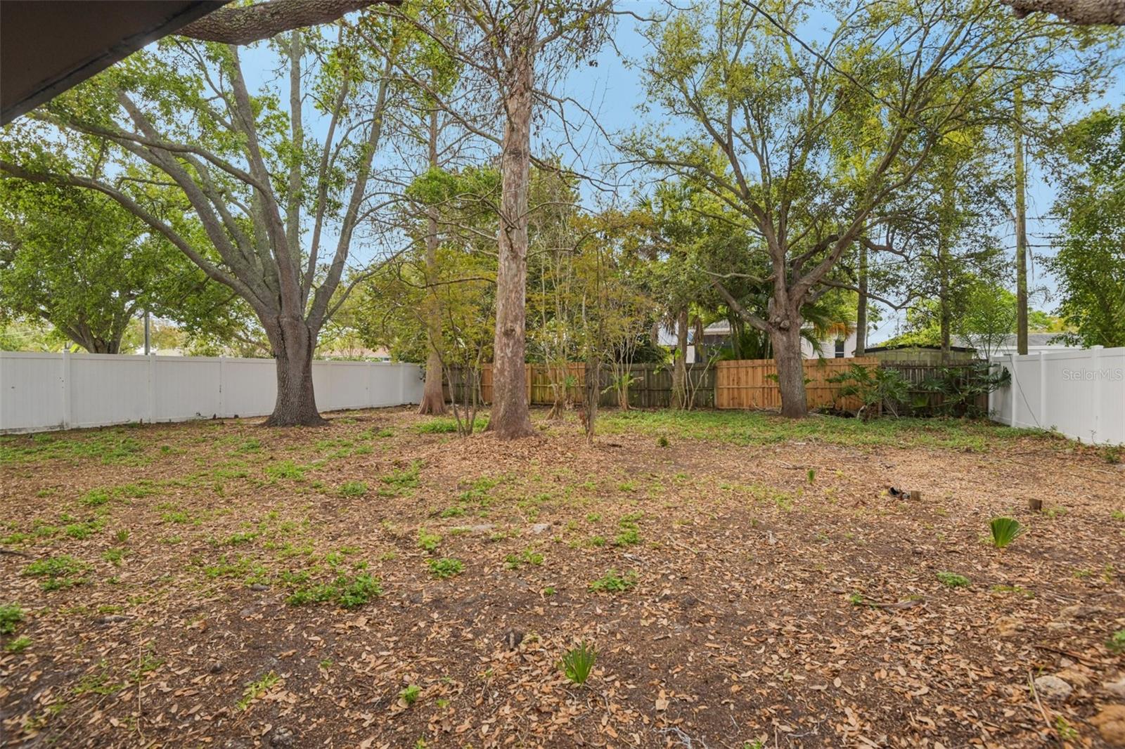 Listing photo id 19 for 920 43rd Avenue Ne