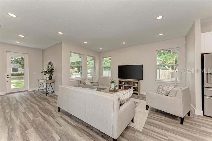 Image 6 of 17 For 3501 3rd Avenue N 1